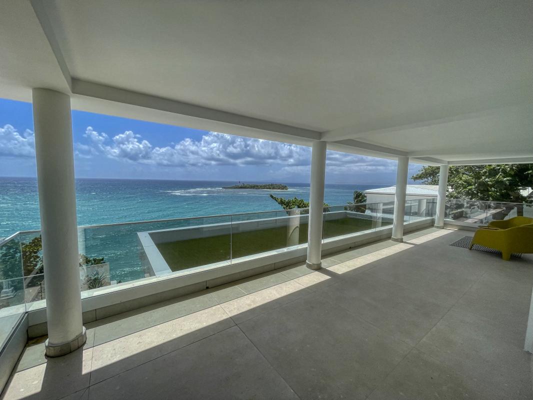 45 Location villa piscine vue mer ilet Gosier Guadeloupe_balcon